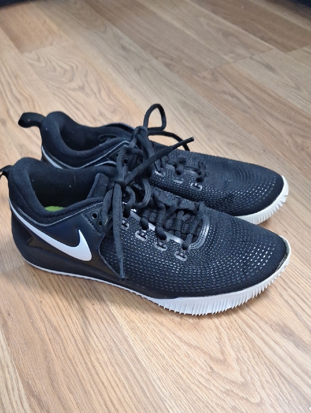 Nike Zoom HyperAce 2 Volleyball Women Black & White Athletic Sneakers